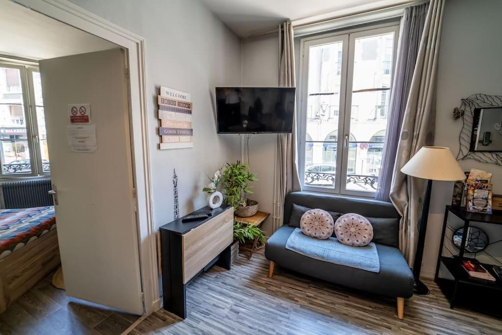 Chant Du Voyage Hypercentre Apartment Blois Bagian luar foto